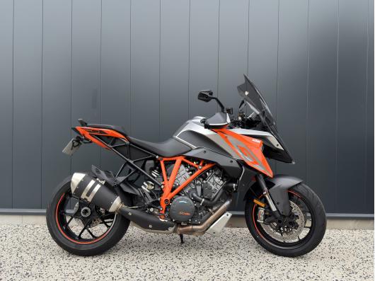 KTM KTM 1290 SUPER DUKE GT 2016